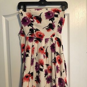 NWOT Forever 21 strapless tube dress. Sz Small